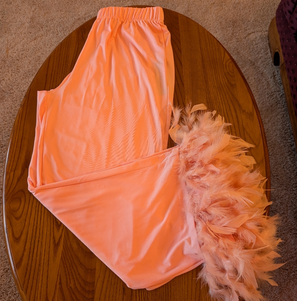 Moda Me Couture Peachy-Pink Feather Trimmed Pajamas Set, Size L - NEW - Picture 8 of 12